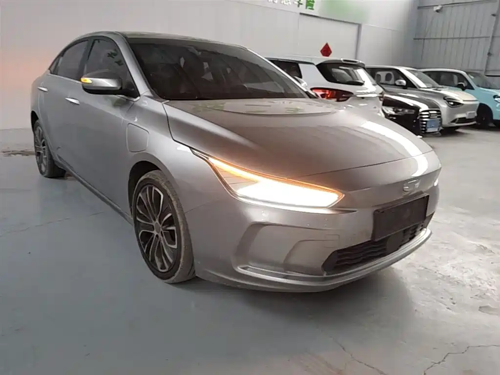 Фото 4 - Geely Geometry A