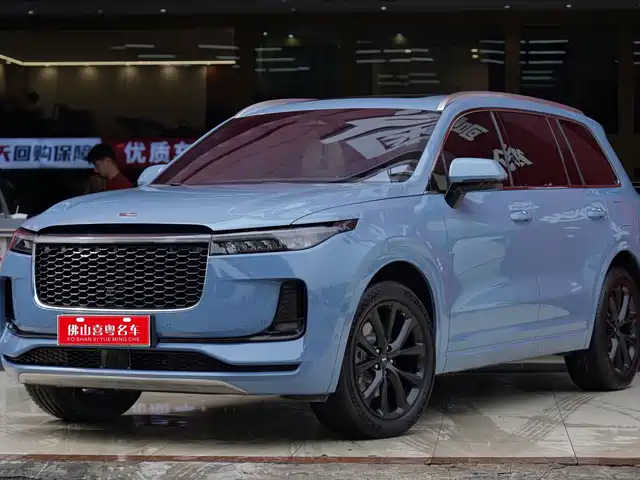 Li Auto ONE Последовательный гибрид, 6 мест
