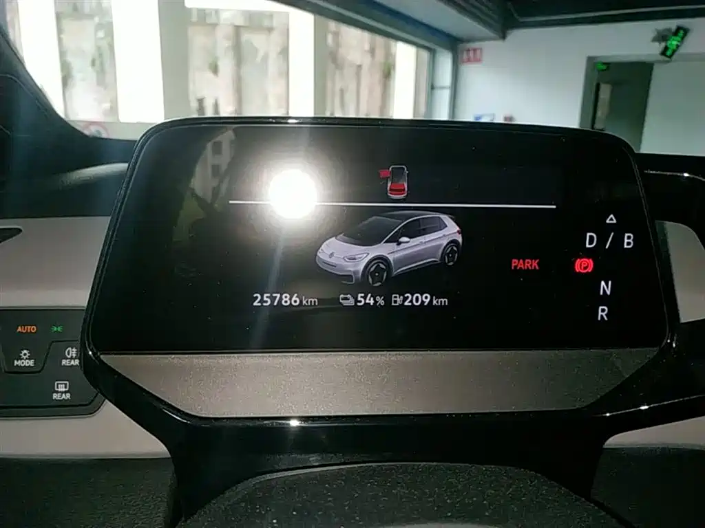 Volkswagen ID.3 2023 Pure Smart Edition фото 12