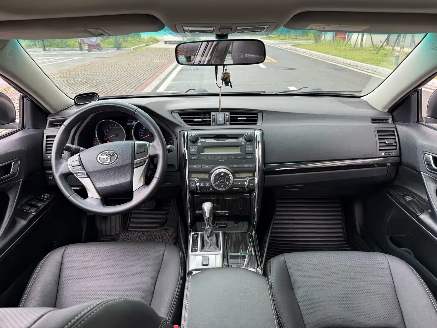 Toyota Reiz 2010 2.5V Elegance Elite Edition фото 6