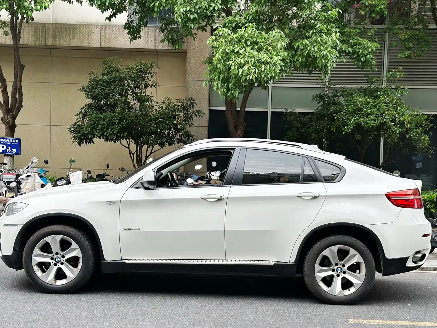 BMW X6 2012 xDrive35i фото 7