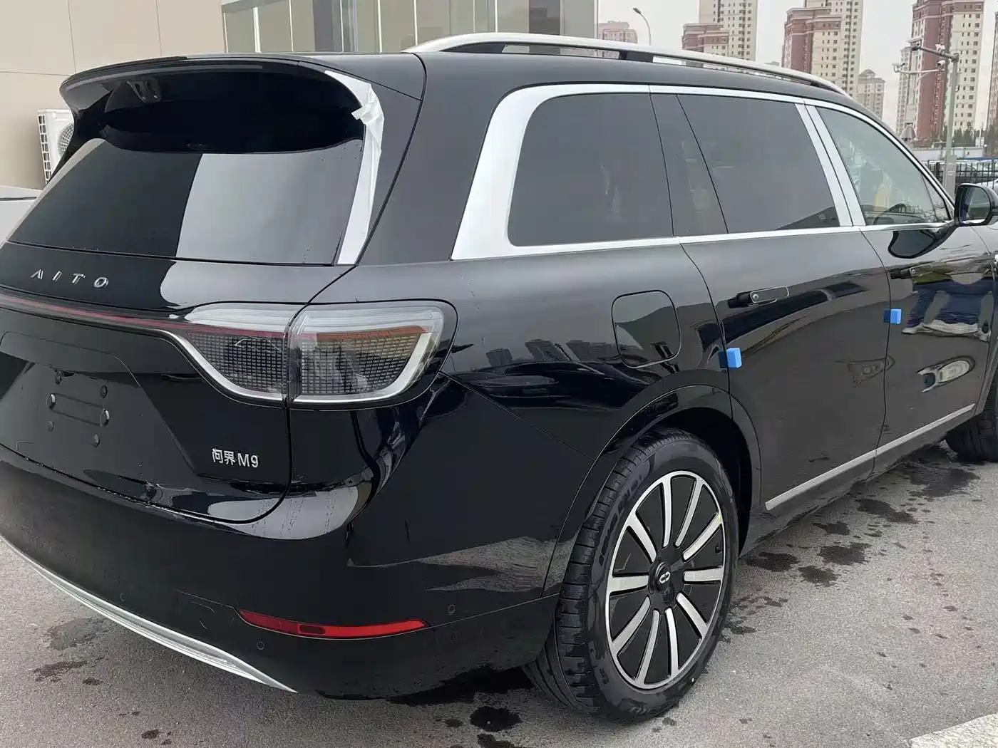 AITO Wenjie AITO M9 2025 Extended Range Ultra 52kWh 6-Seater фото 4
