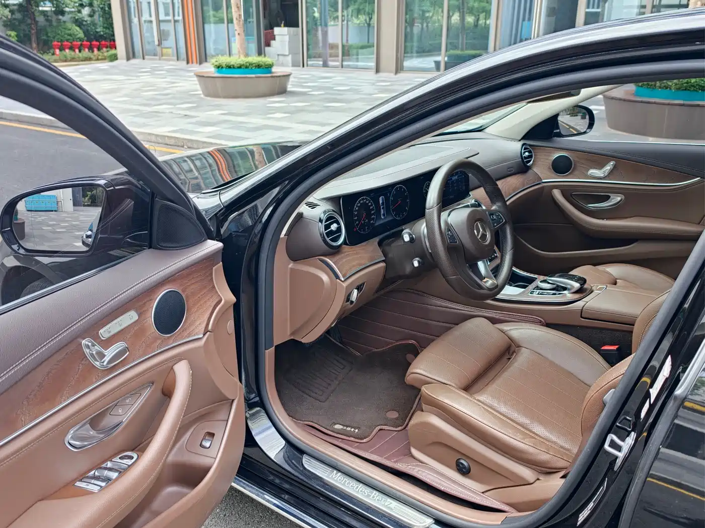 Mercedes-Benz E-Class 2018 Facelift E 200 L фото 6