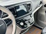 Фото 15 - Chrysler Pacifica PHEV
