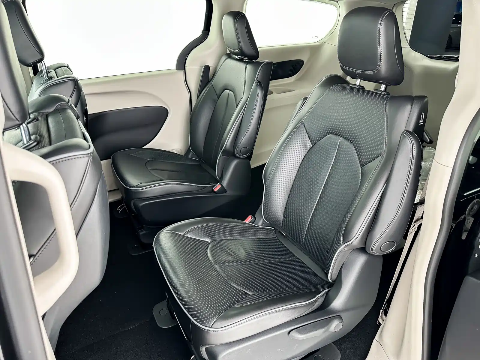 Фото 9 - Chrysler Pacifica PHEV