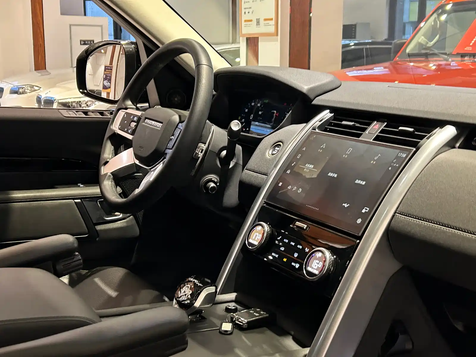 Фото 24 - Land Rover Discovery