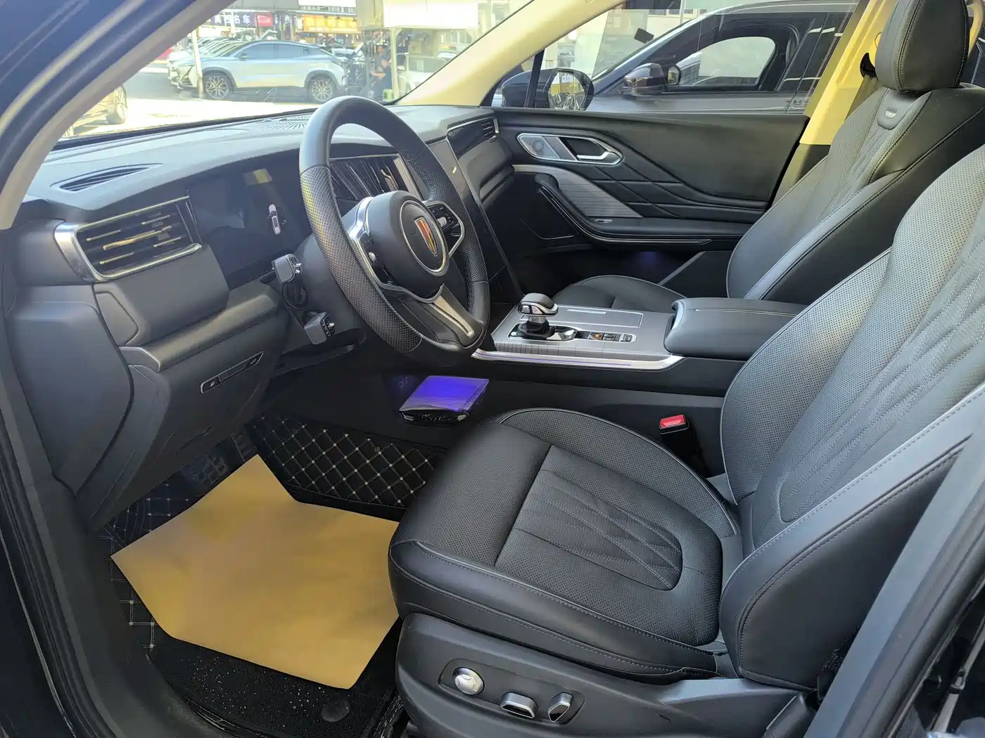 Hongqi HS7 PHEV 2024 2.0T PHEV 4WD Flagship Edition 6-seater фото 4