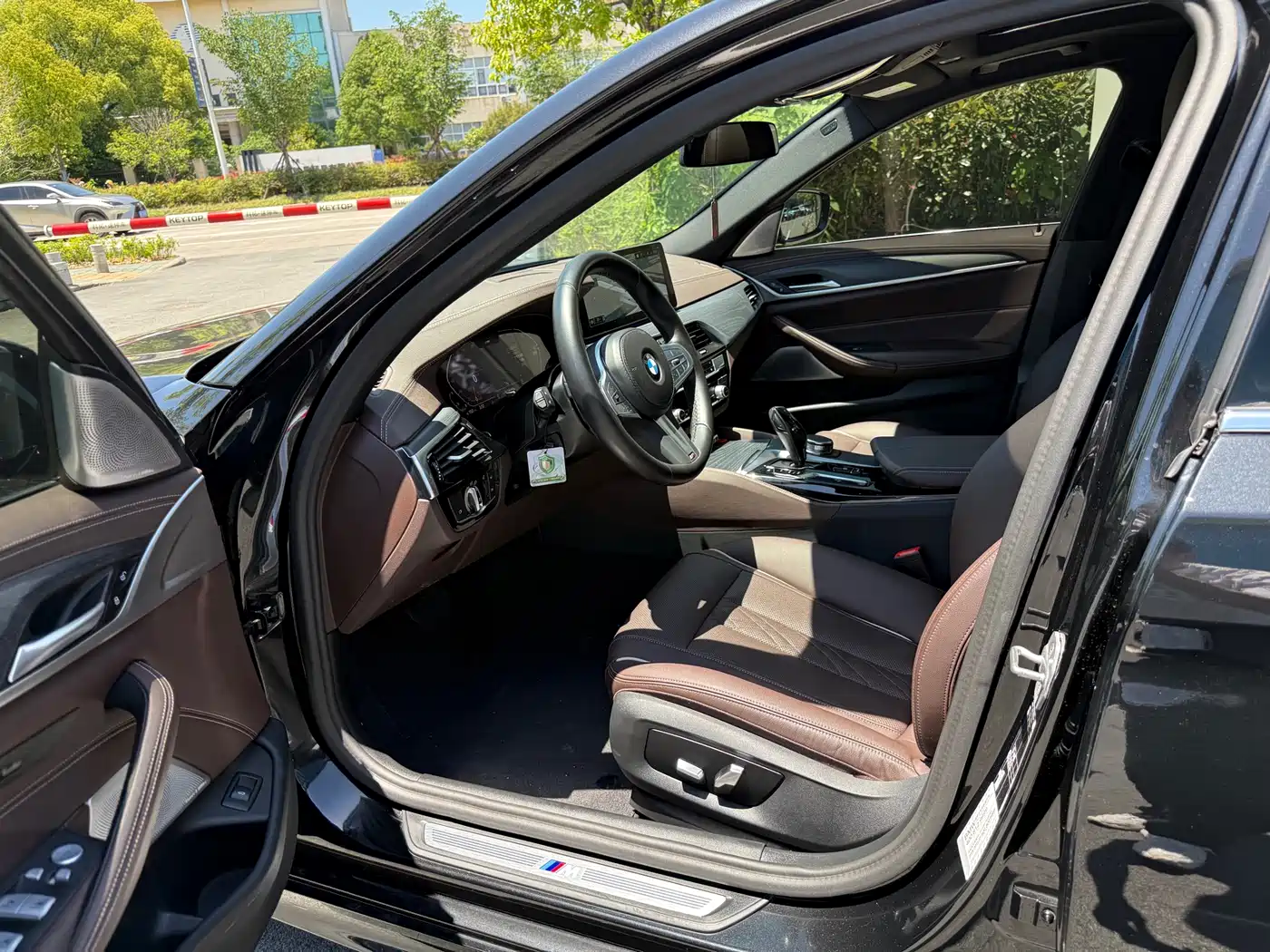 BMW 5 Series 2023 530Li Leading Luxury Package фото 8