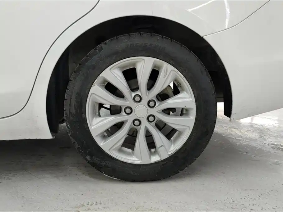 Buick Excelle 2019 15T Manual Elite Type China VI фото 6