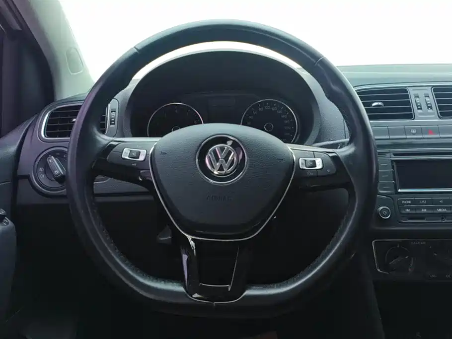 Volkswagen Polo 2016 1.6L Automatic Comfort фото 15