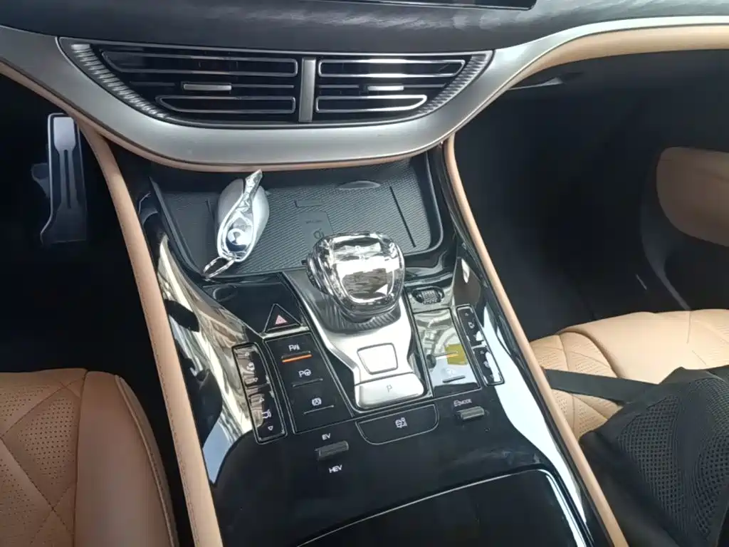 Denza D9 2026 2025 DM-i Smart Drive Edition 1020 AWD Prestige