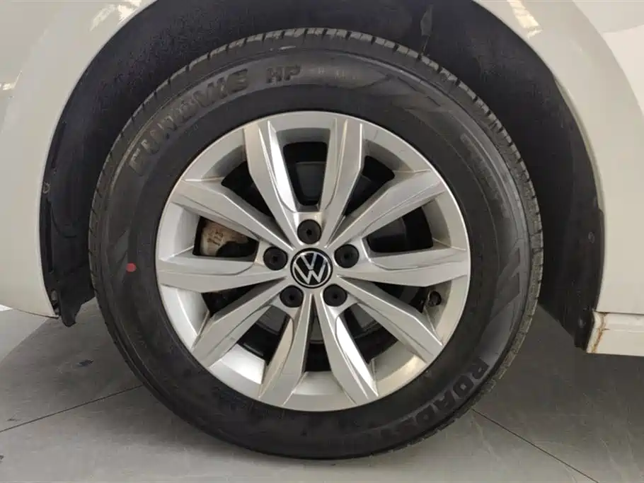 Volkswagen Polo 2021 Plus 1.5L Automatic Colorful Tech Edition фото 6