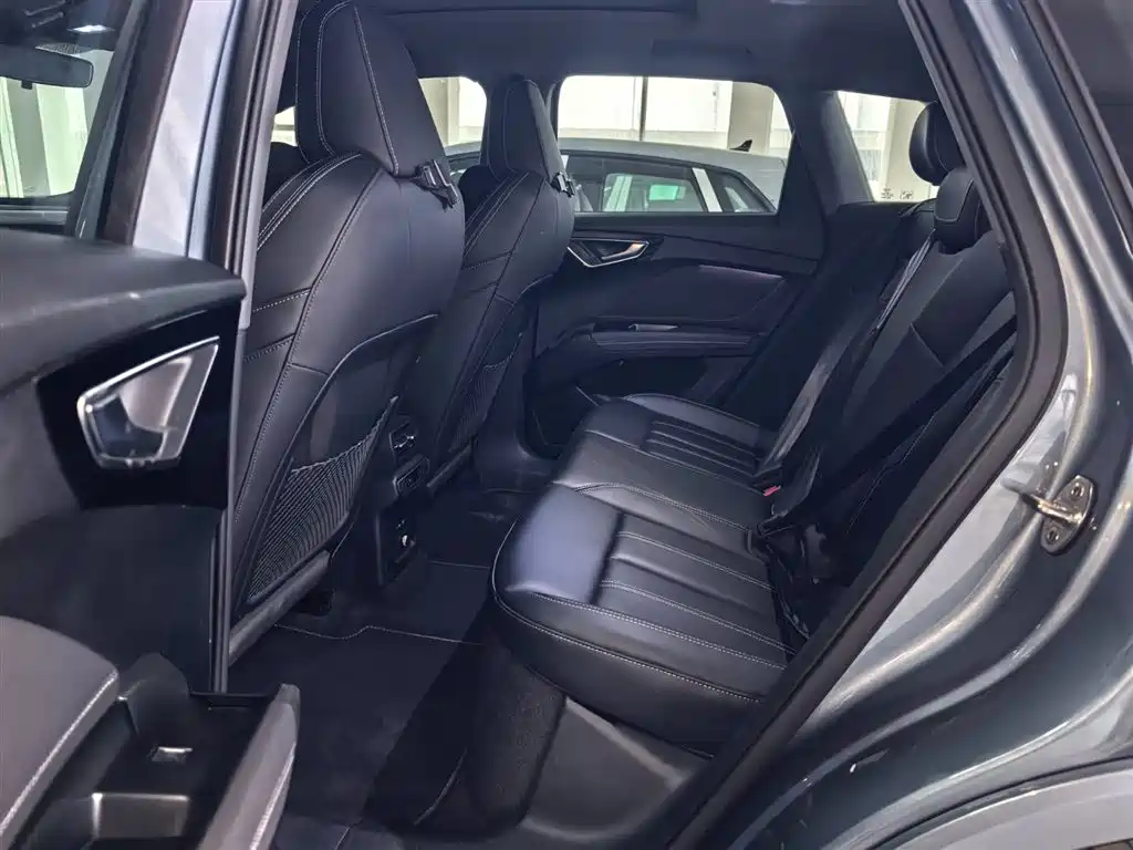 Audi Q4 e-tron 2024 40 e-tron Pioneer Edition фото 8