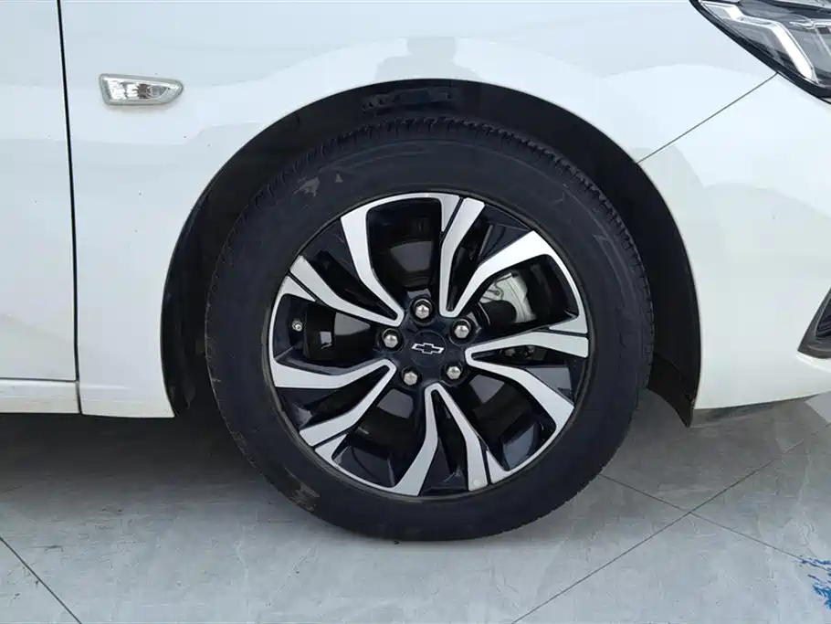 Chevrolet Monza 2022 Mild Hybrid RS 330T Automatic Comfort Edition фото 6