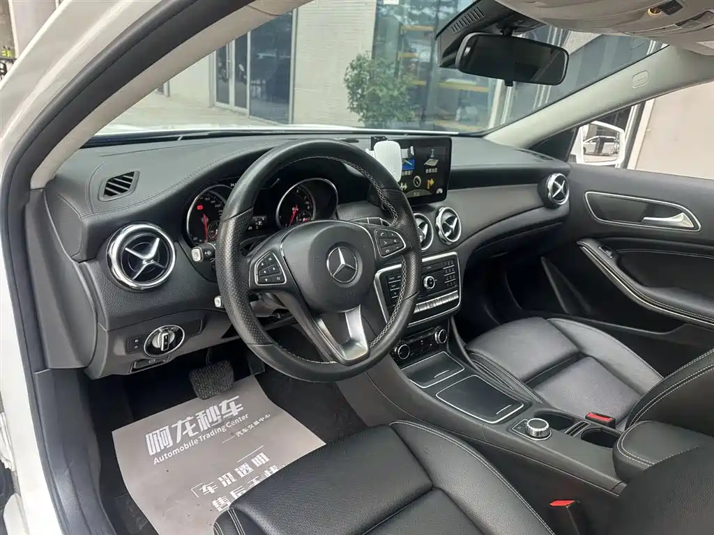 Mercedes-Benz GLA 2017 GLA 220 4MATIC Fashion фото 9