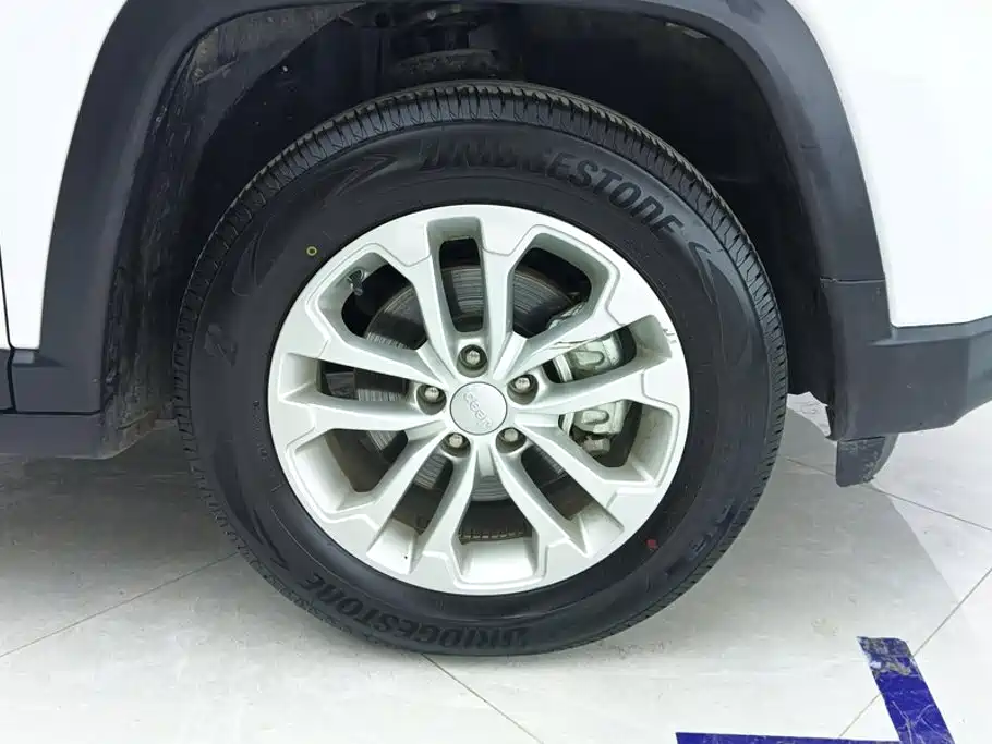 Фото 6 - Jeep Compass