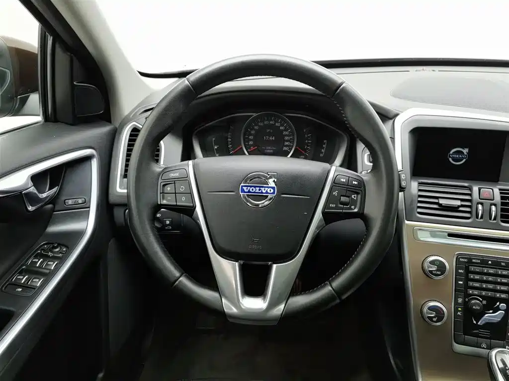 Photo 11 - Volvo XC60