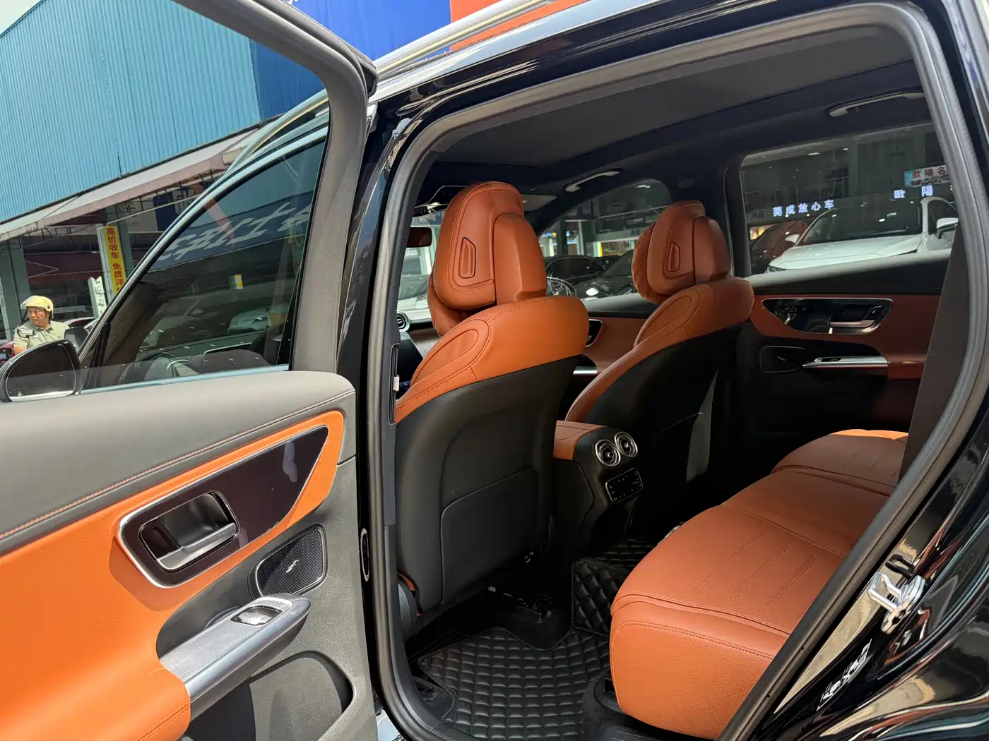 Mercedes-Benz GLC 2023 GLC 300 L 4MATIC Dynamic 7-Seater фото 10