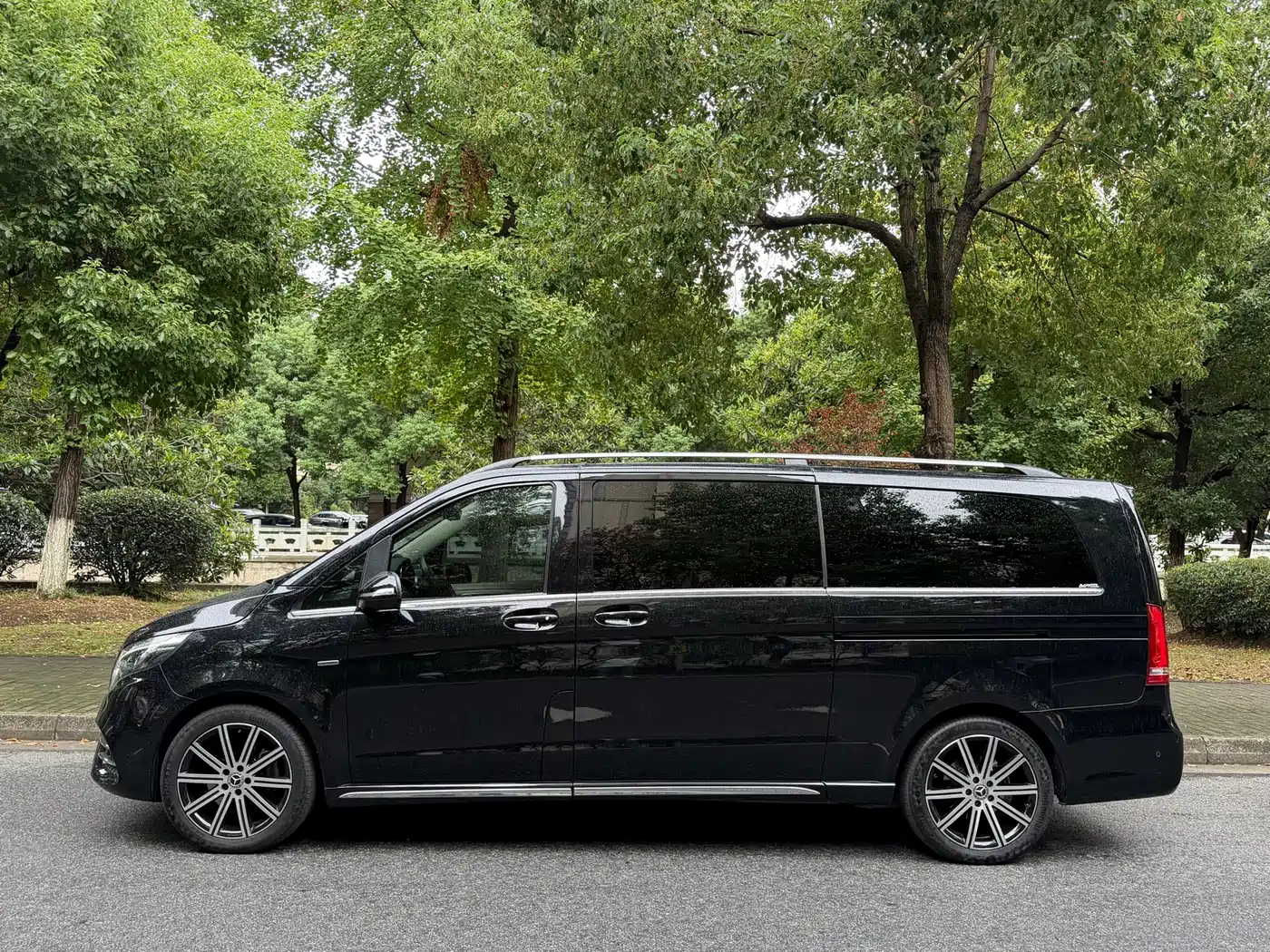 Mercedes-Benz V-Class 2024 2022 V 260 L Long Wheelbase Luxury Edition