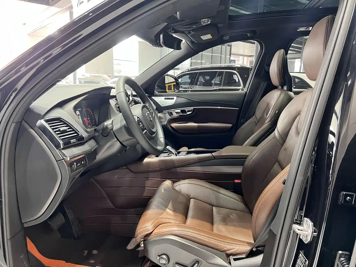 VOLVO XC90 PLUG-IN HYBRID