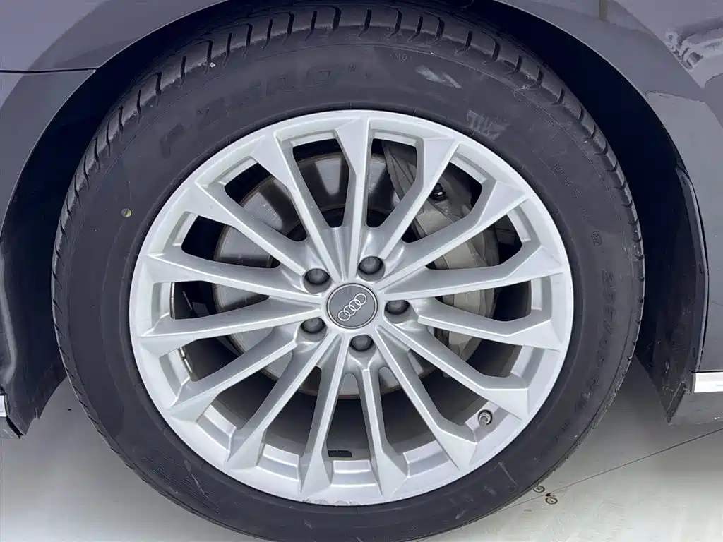 Audi A8 2019 Facelift Plus A8L 50 TFSI quattro Comfort фото 12