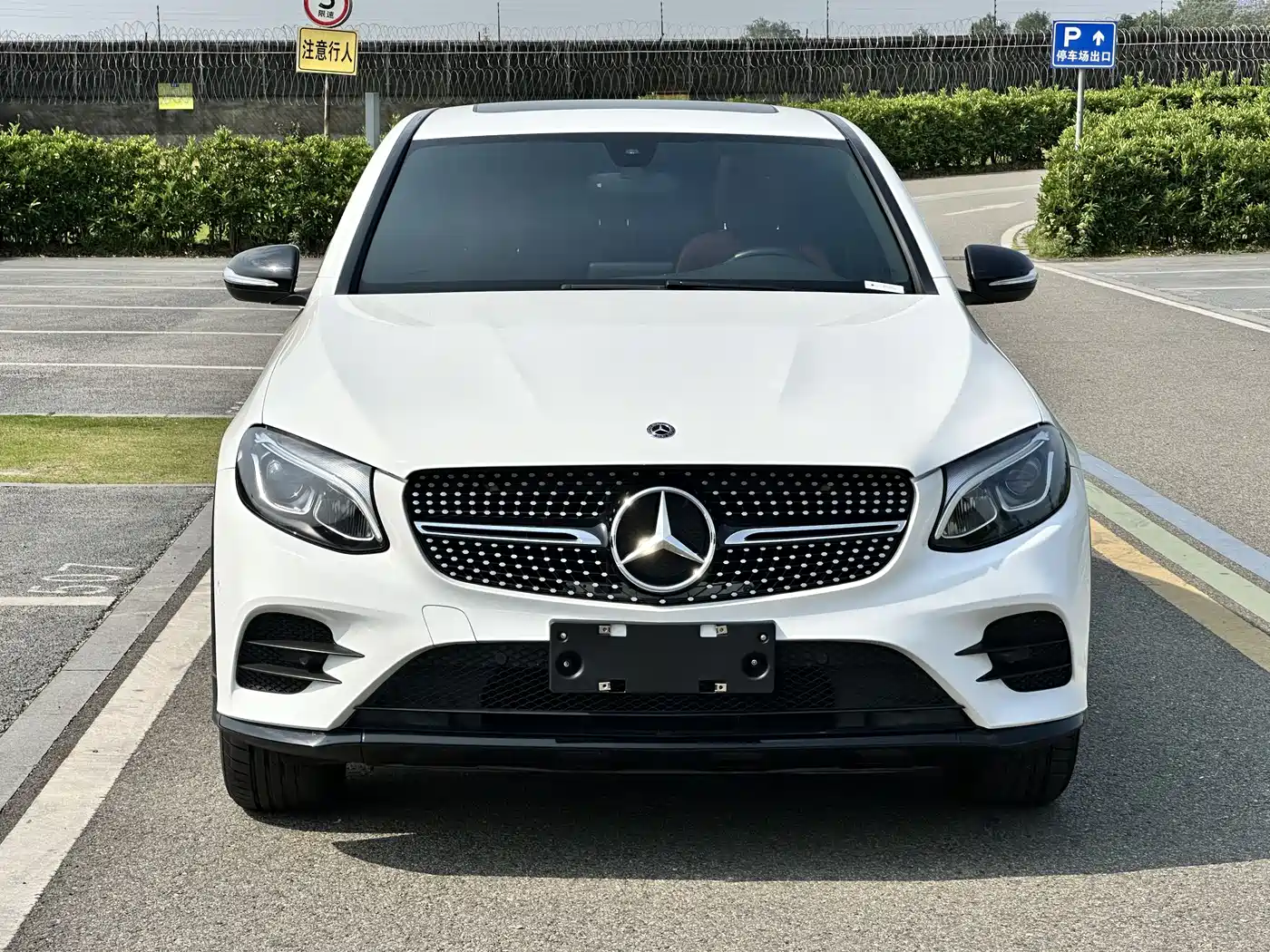 Mercedes-Benz GLC Coupe 2019 GLC 200 4MATIC Coupe SUV фото 4