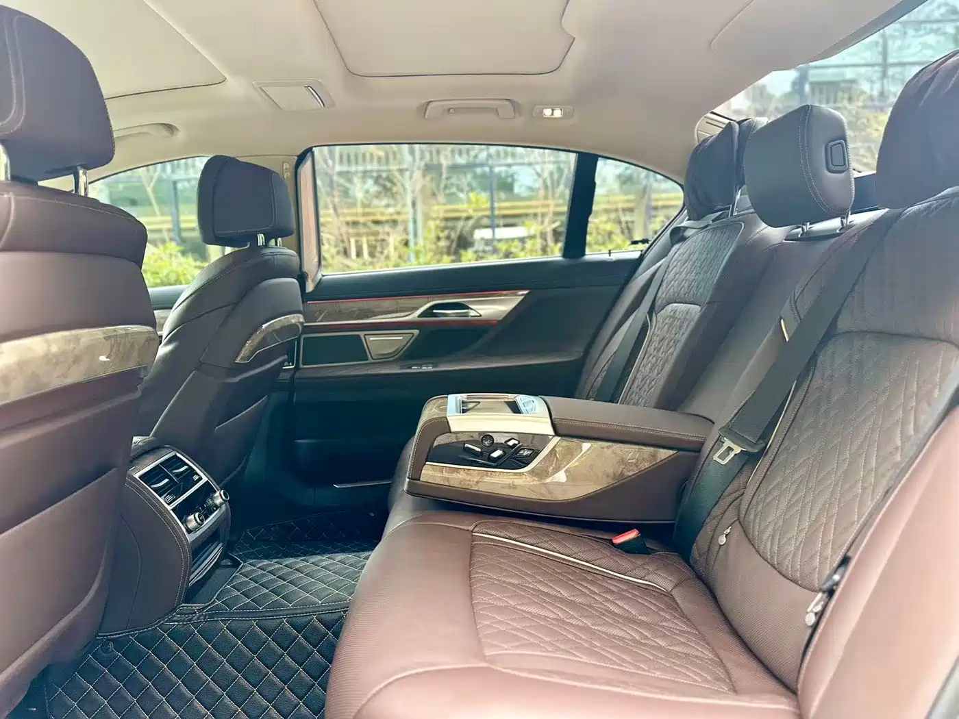 BMW 7 Series 2019 740Li Leading Luxury Package фото 10