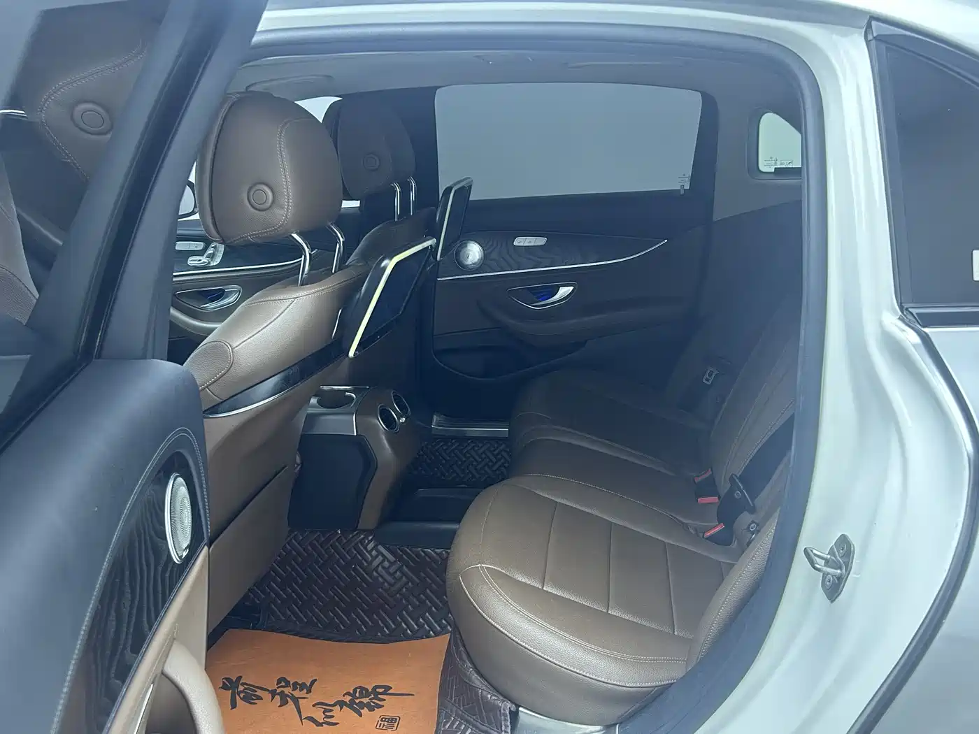 Mercedes-Benz E-Class 2016 E 300 L Sport Fashion Type фото 12