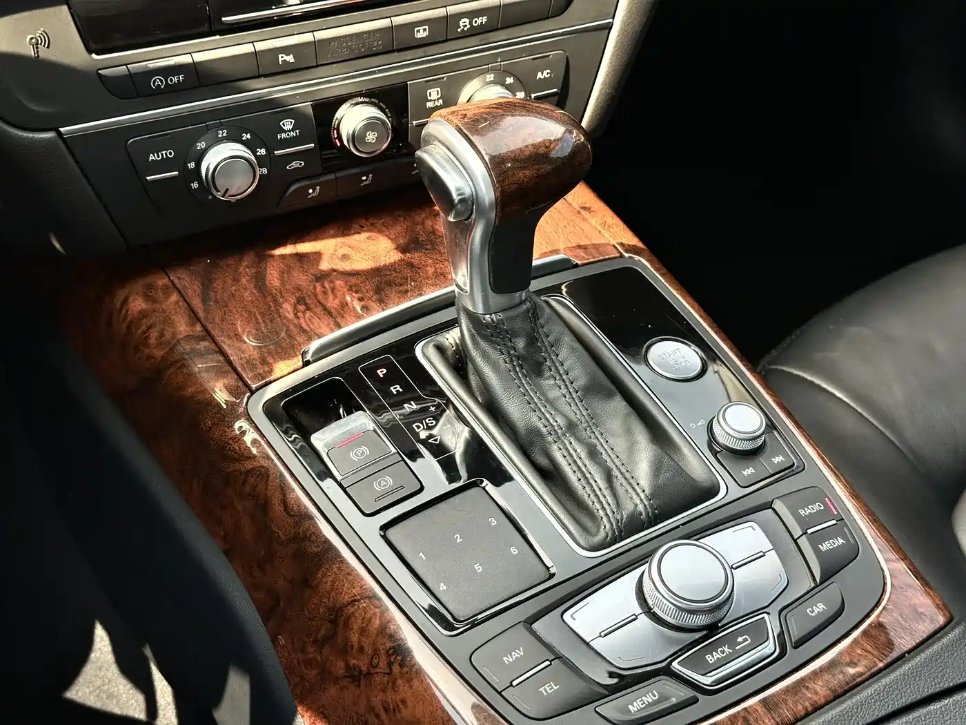 Audi A6L 2014 30 FSI Technology фото 14