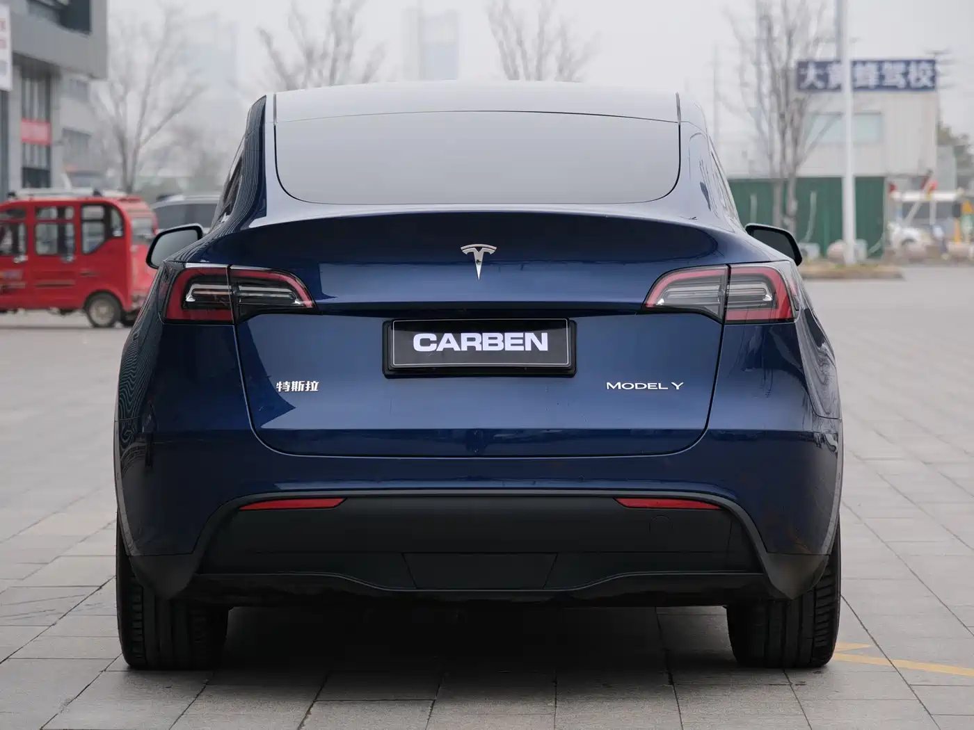 TESLA MODEL Y