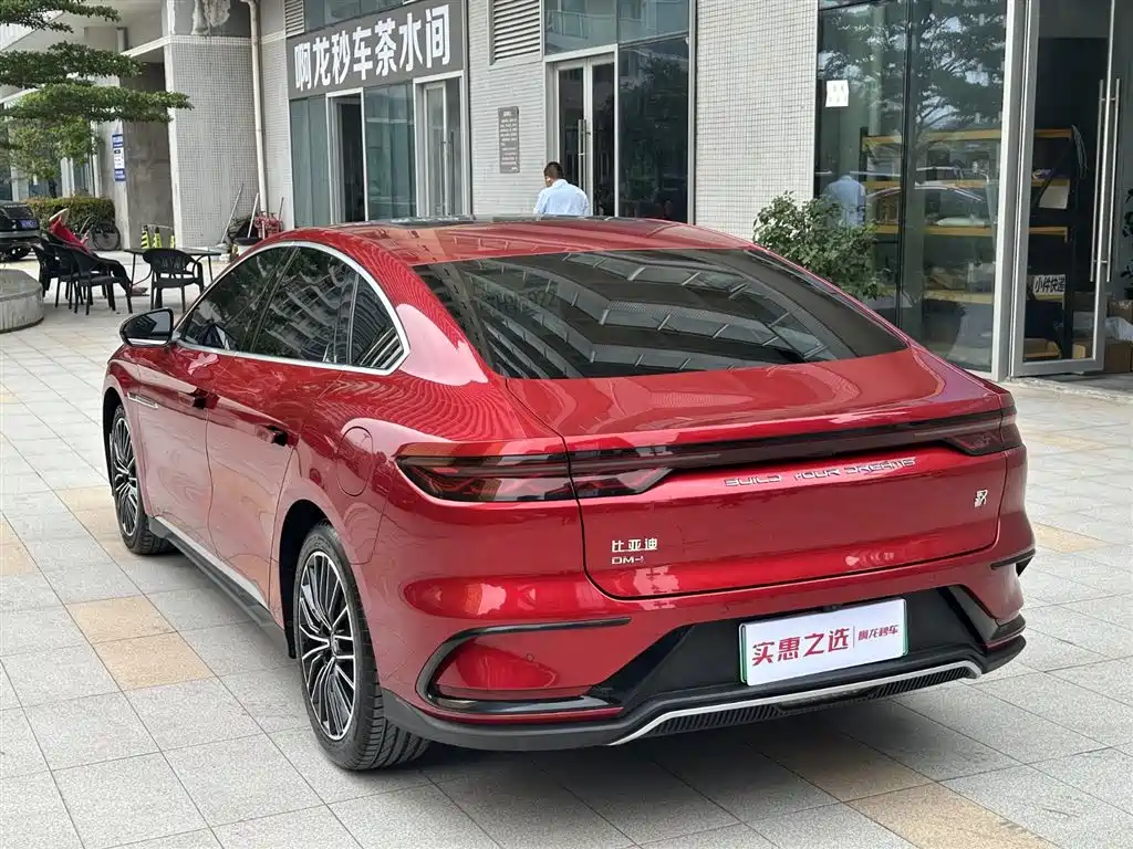 BYD Han 2022 DM-i 121KM Prestige фото 21