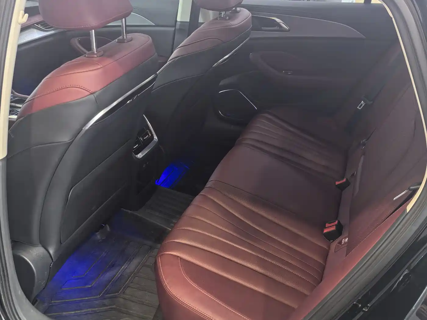 Hongqi H5 2024 1.5T DCT Smart Connect Flag Rhythm Edition фото 10