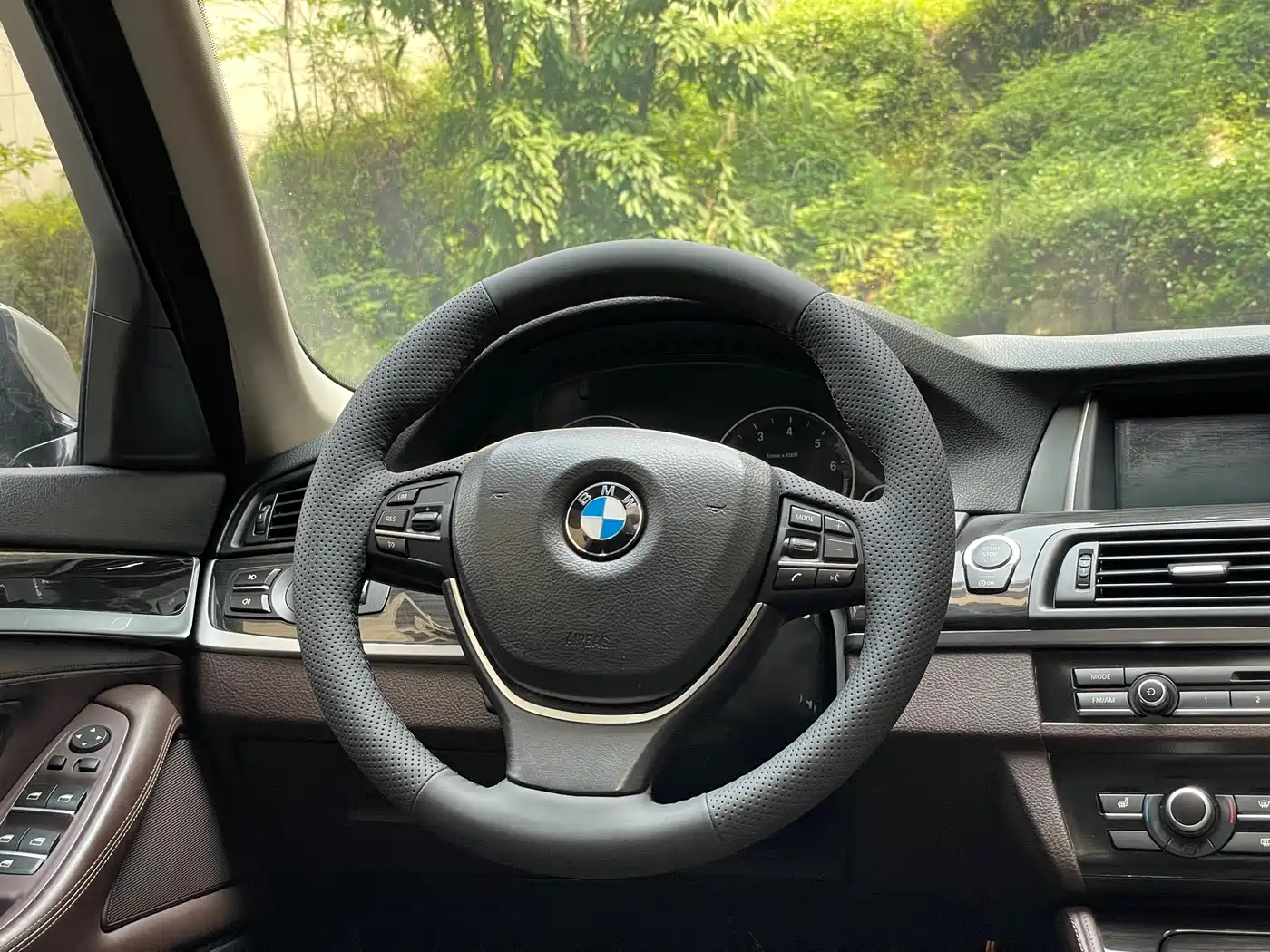 BMW 5 Series 2014 525Li Luxury Design Package фото 17