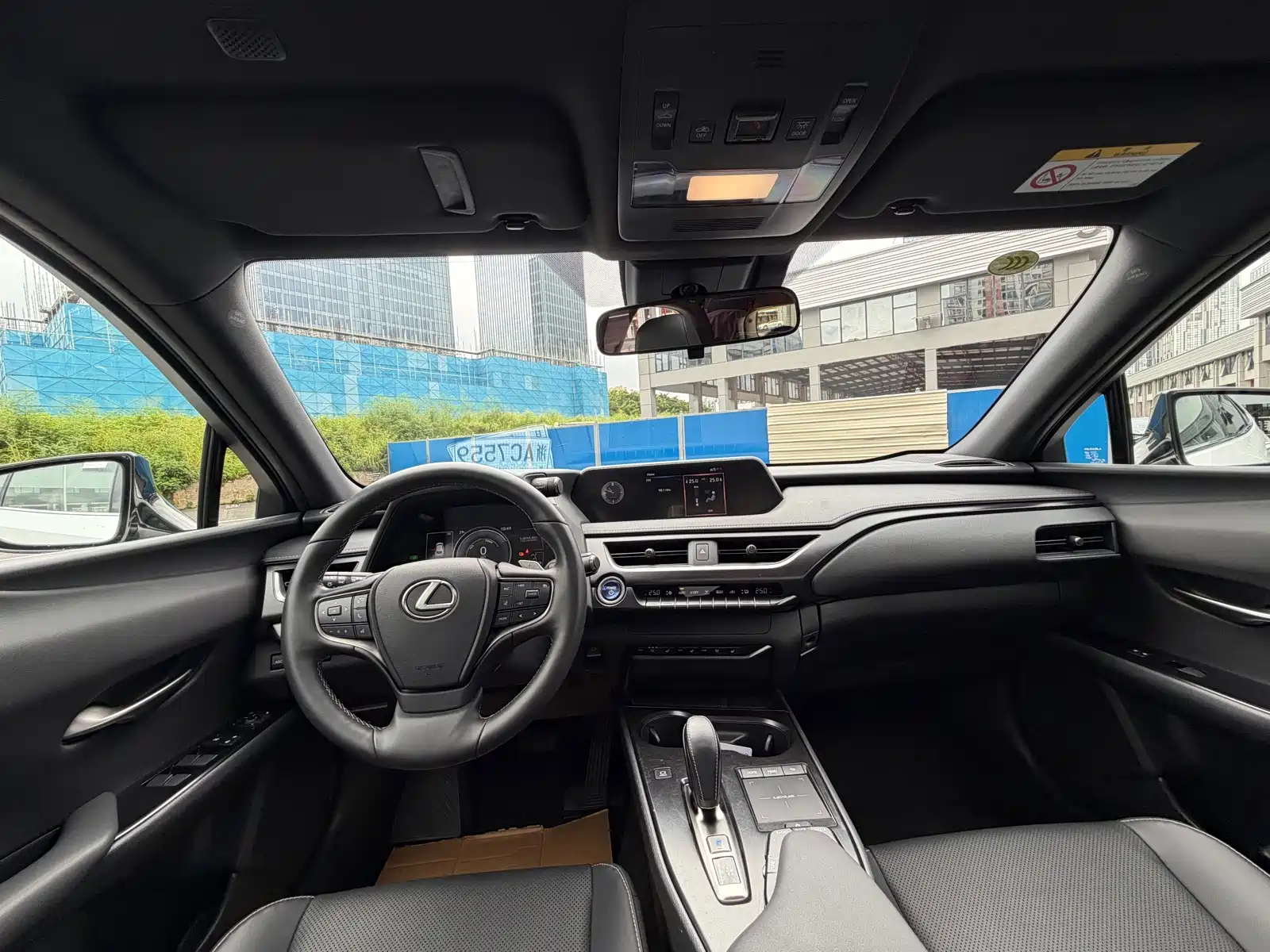 Фото 6 - Lexus UX Electric