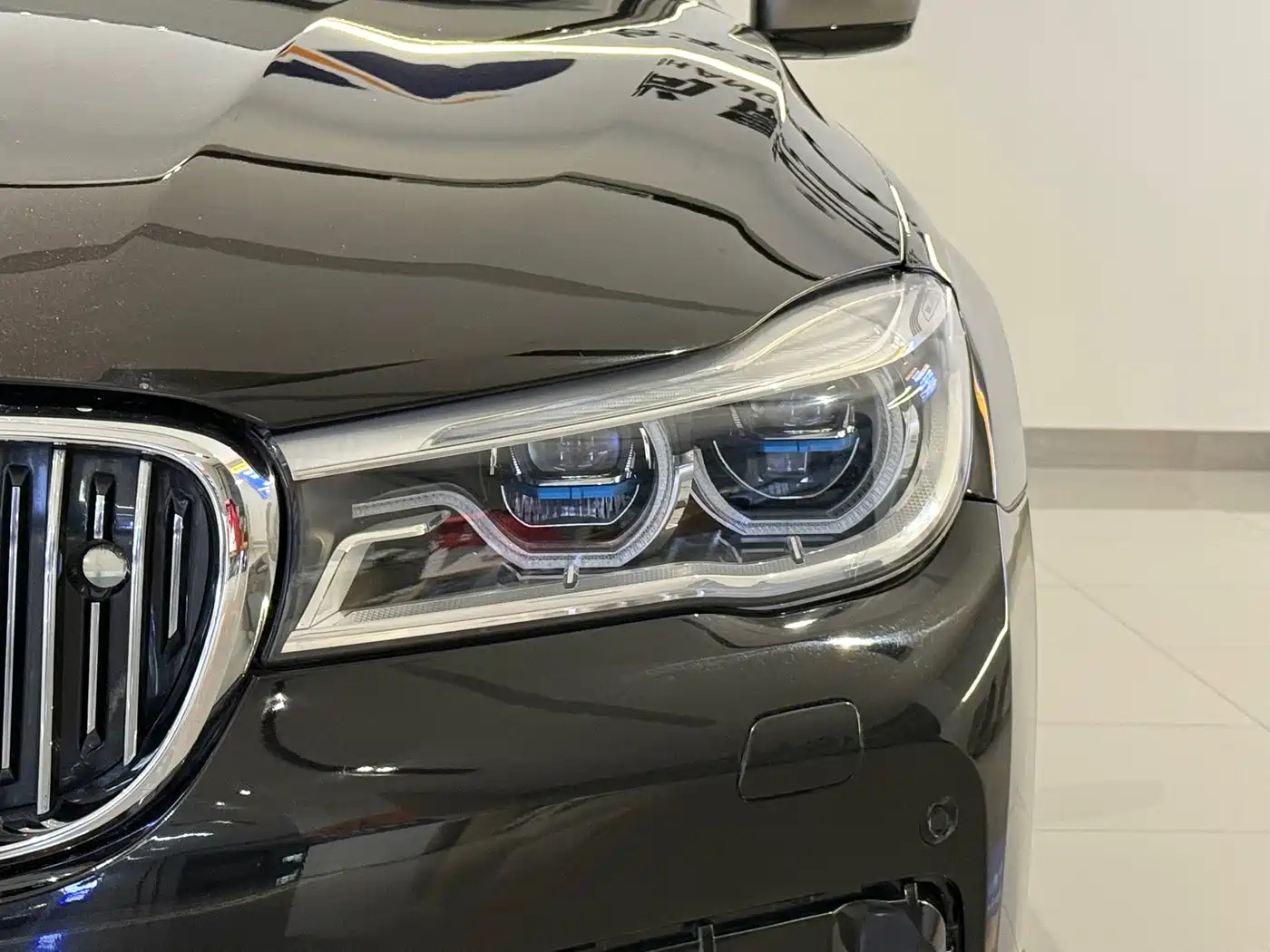 BMW 7 Series 2017 M760Li xDrive Excellence Luxury фото 4