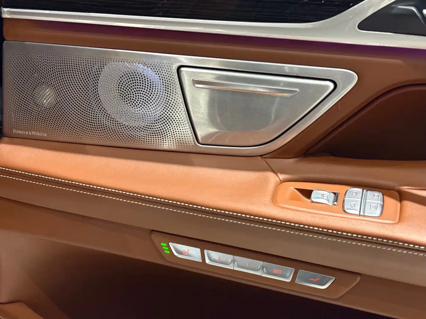 BMW 7 Series 2017 M760Li xDrive Excellence Luxury фото 19