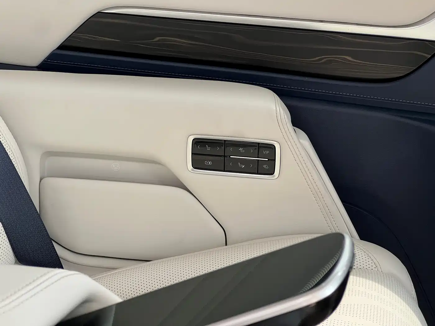 Buick Century 2023 2.0T 6-Seat World Edition фото 31