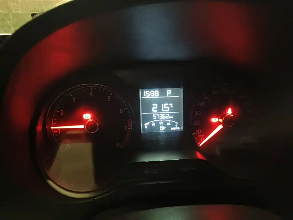 Volkswagen Polo 2016 1.4L Automatic Trend фото 12