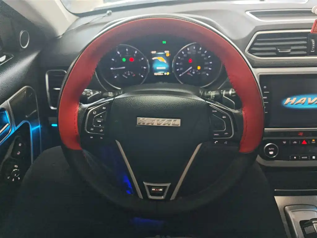 Haval H6 Coupe 2017 Red Label 2.0T Automatic 2WD Urban фото 7