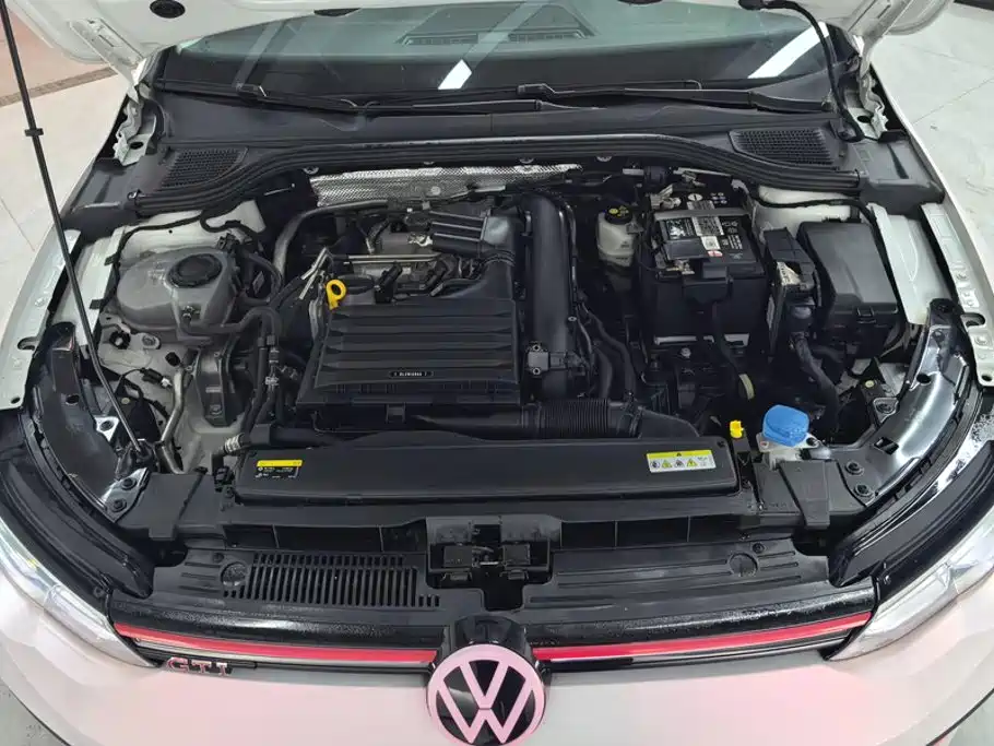Фото 10 - Volkswagen Golf