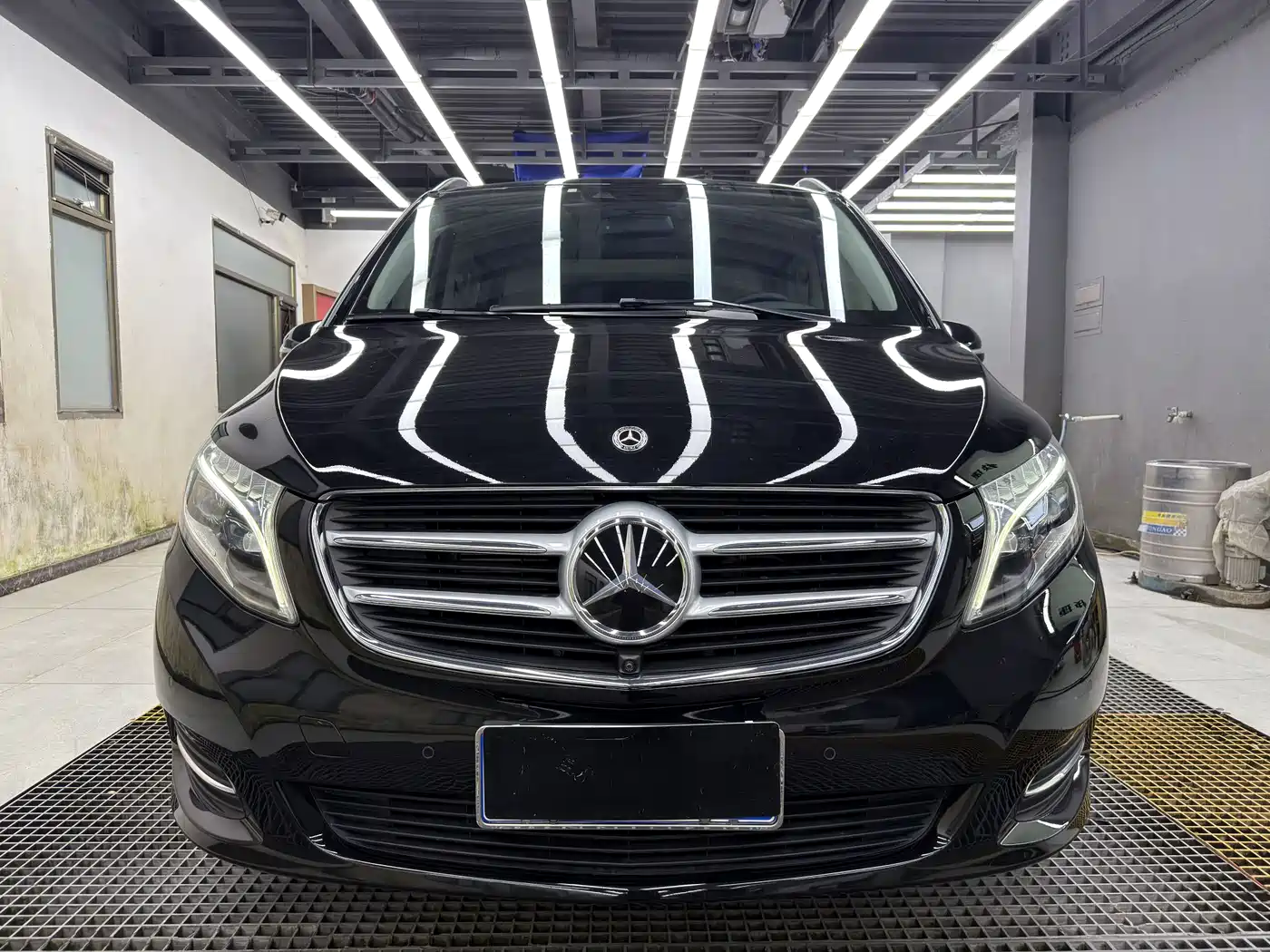 Mercedes-Benz V-Class 2018 V 260 L Premium Long Wheelbase Edition China VI