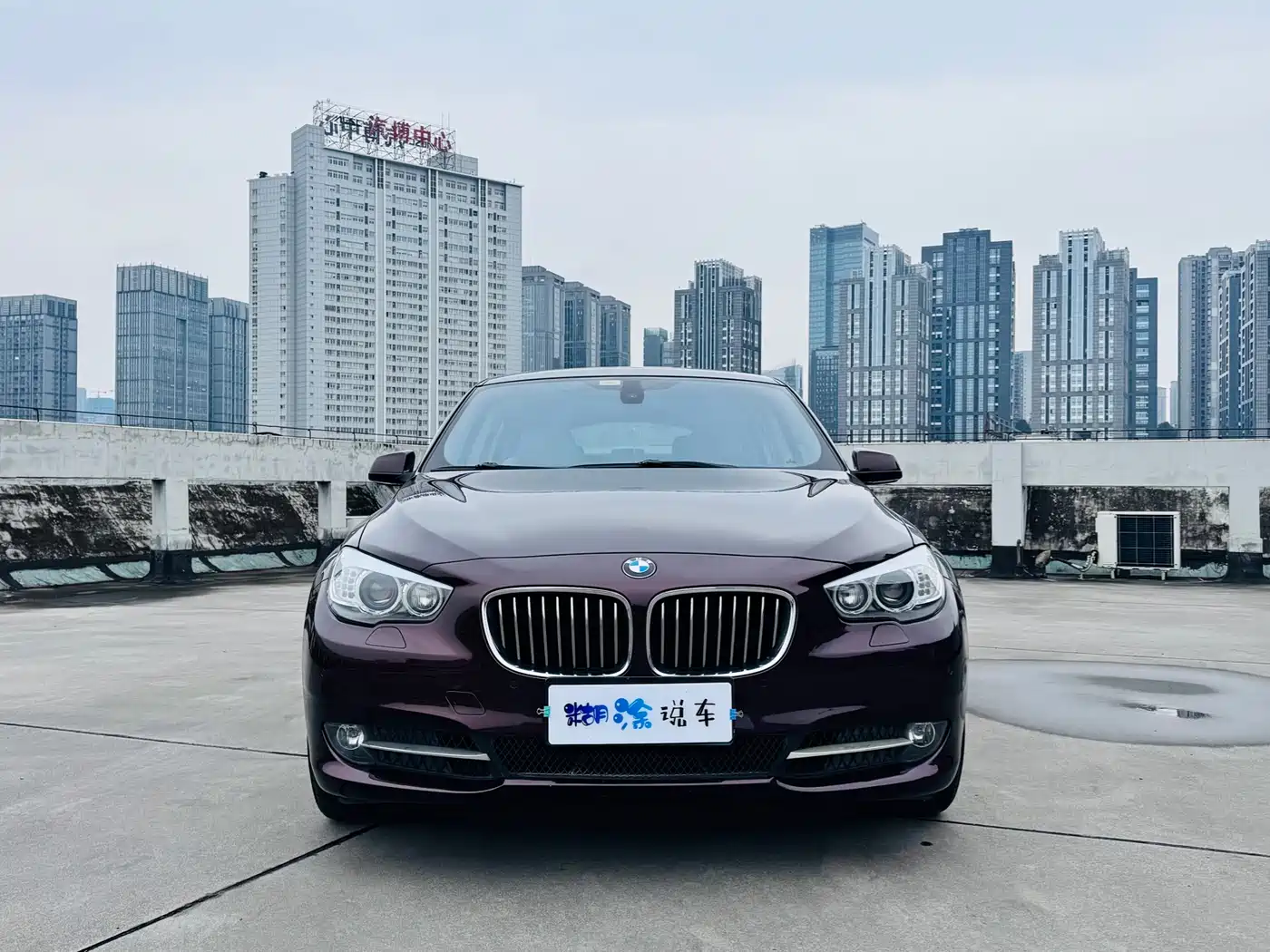 BMW 5 Series GT 2010 535i Leading Model фото 2