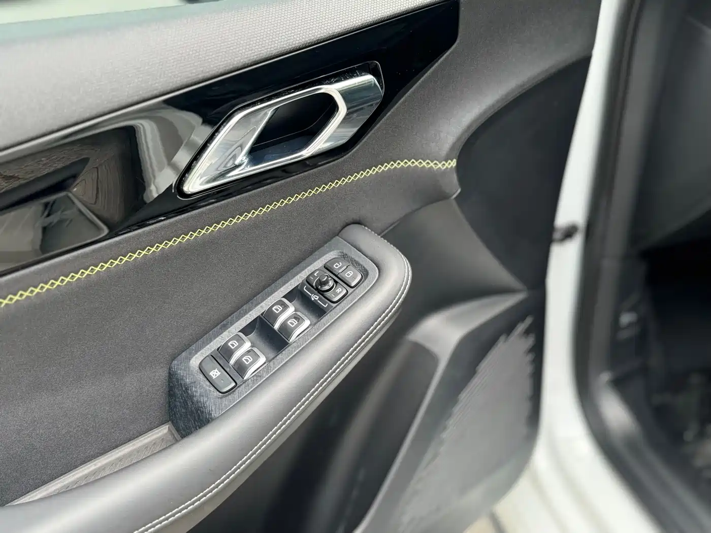 Lynk & Co 03 2023 2.0TD DCT Power Halo фото 19