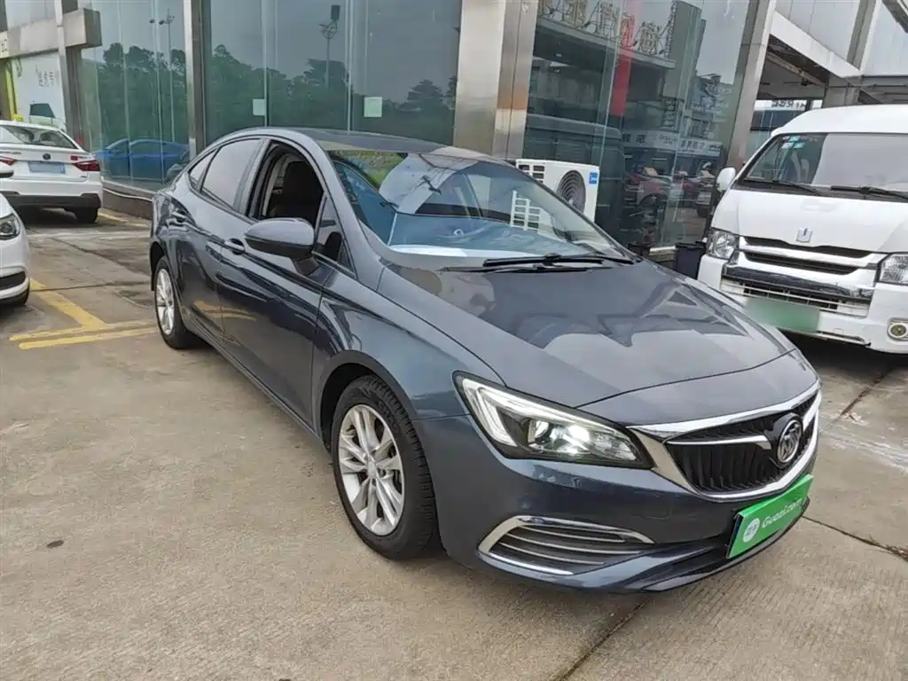 Buick Verano 2018 Sedan 20T Dual Clutch Leading фото 4