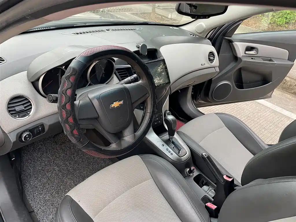 Chevrolet Cruze 2012 1.6L SE AT фото 10
