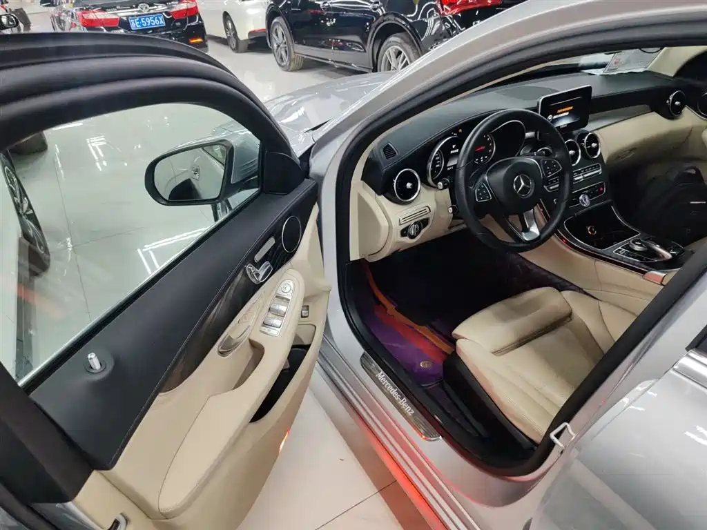 Mercedes-Benz C-Class 2015 C 200 L Sport фото 16