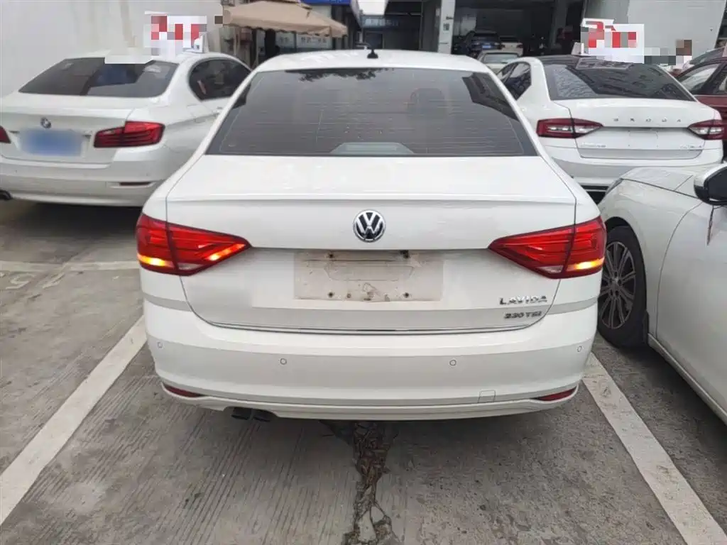 Volkswagen Lavida 2017 230TSI DSG Comfort Edition фото 6
