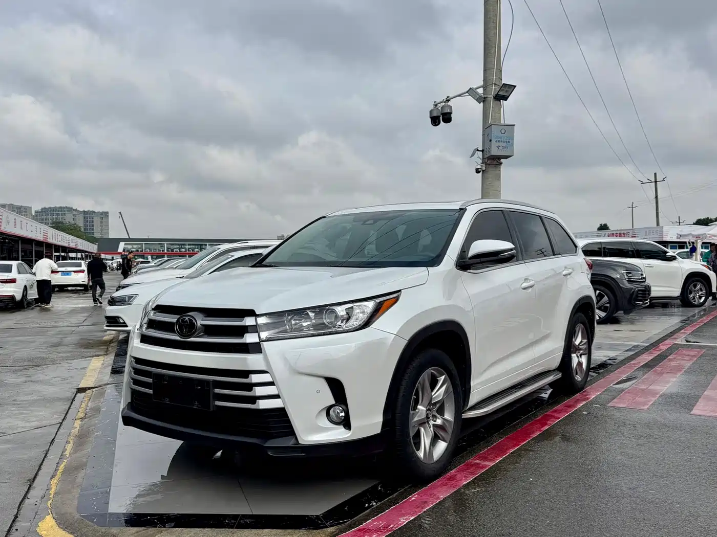 TOYOTA HIGHLANDER