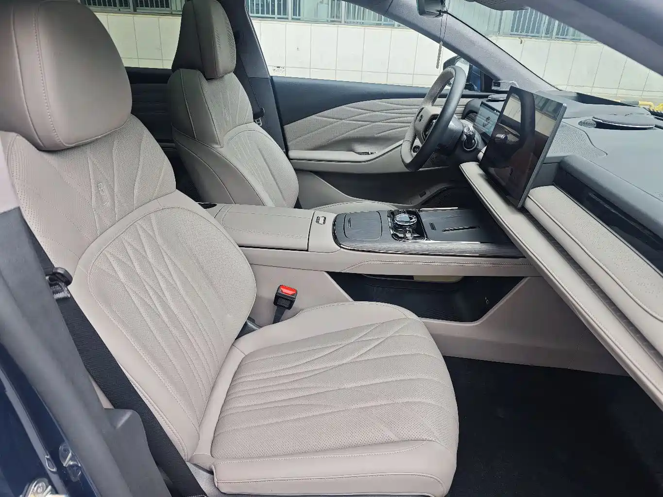 Geely Galaxy Galaxy Xingyao 8 2025 130km EM-P Starship Edition фото 23