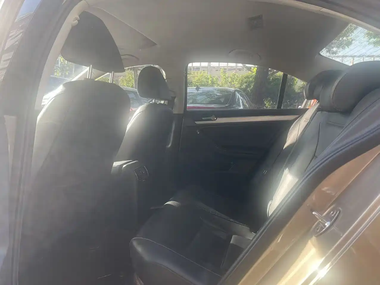Volkswagen Sagitar 2018 280TSI DSG Spark Edition фото 8
